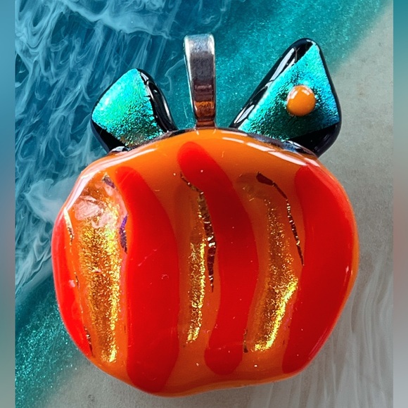 Bonnie’s Bling One of a Kind Fused Glass Jewelry and Accessories to Wear. - Picture 7 of 16